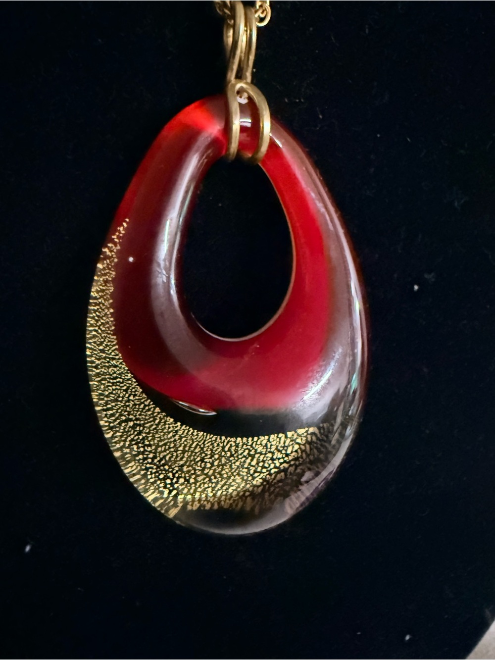 Murano glass pendant stamped Murano Italy, and on a gold tone chain 26” long - Picture 6 of 6